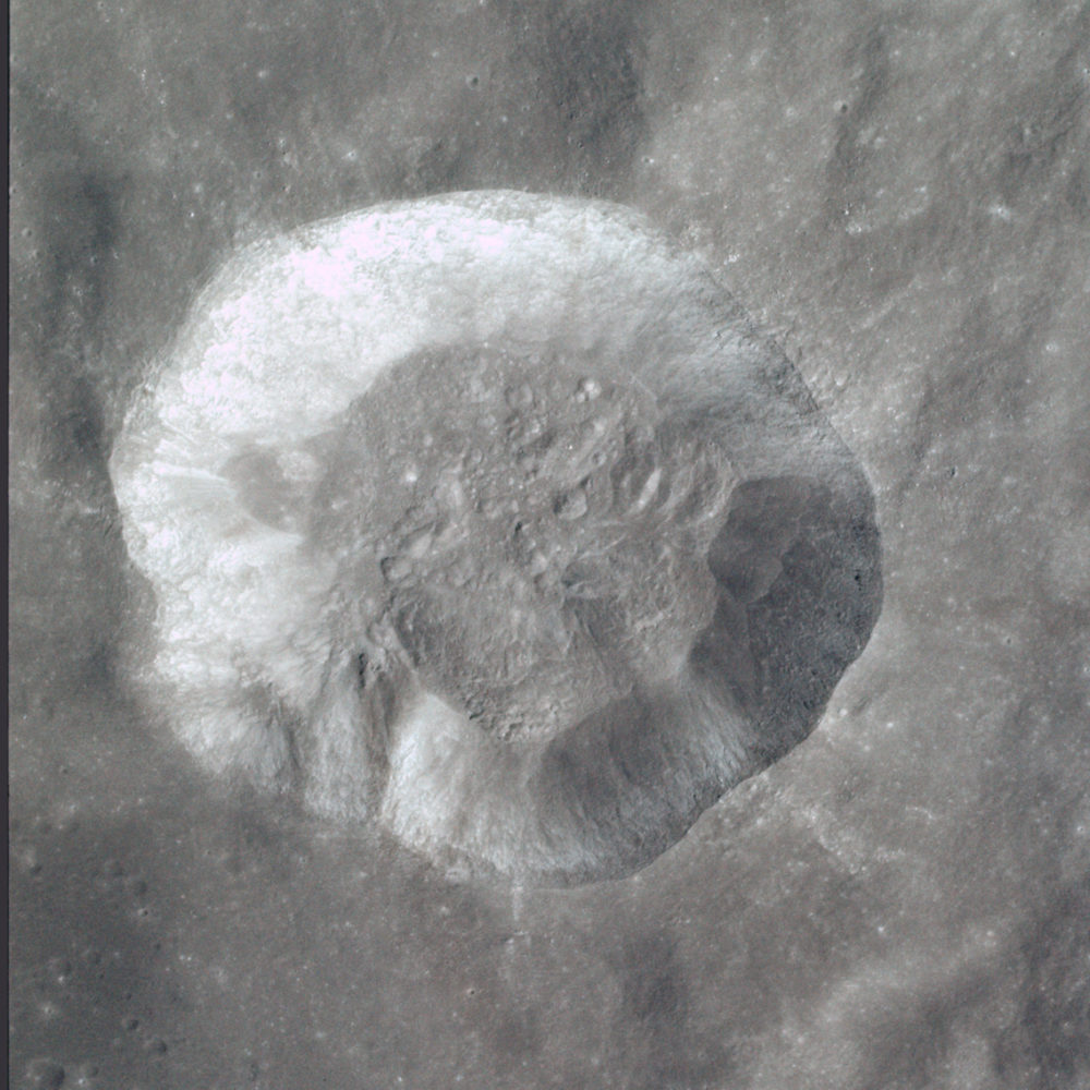 Proclus_crater_AS17-150-23046
